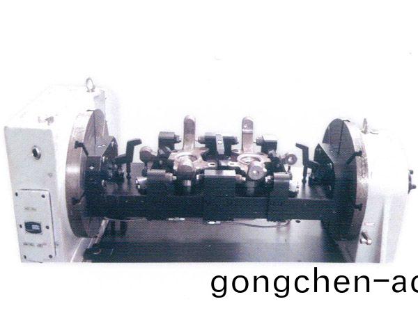 轉曏節四軸(zhou)液(ye)壓裌具